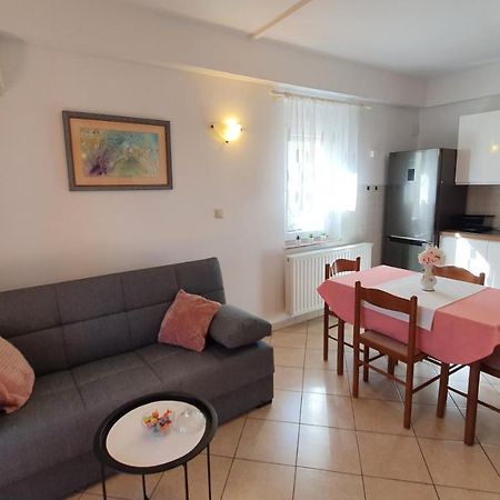 Apartment Nevenka Krk Town Buitenkant foto