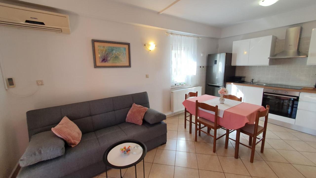 Apartment Nevenka Krk Town Buitenkant foto