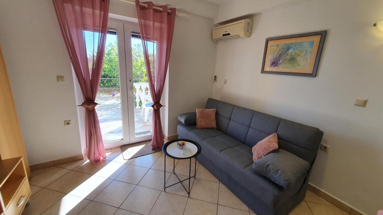 Apartment Nevenka Krk Town Buitenkant foto