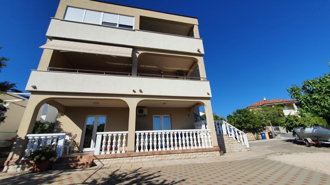Apartment Nevenka Krk Town Buitenkant foto