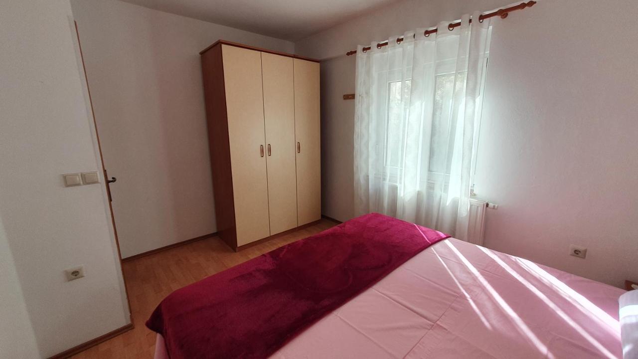 Apartment Nevenka Krk Town Buitenkant foto